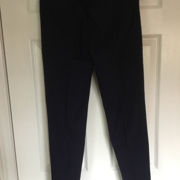 New Cropped Pants - Picture 2 of 9